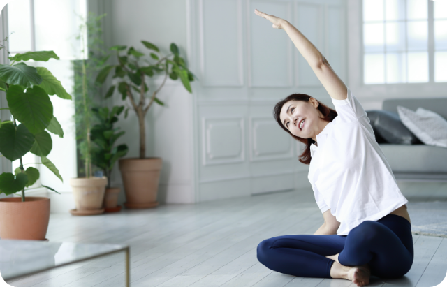 스트레칭 하는 여성